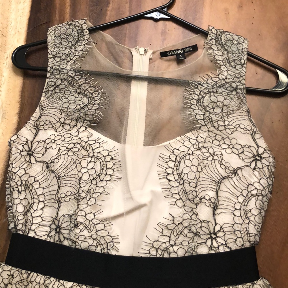 New Gianna Bini Black & White Floral Lace Dress